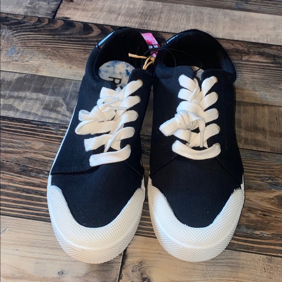 Roxy black and white canvas shoe size 8 - Picture 2 of 4